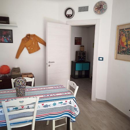 Grand F2 60Mq Centre Antibes, Proche Plages, Commerces, 2 Balcons, Parking, Train, Bus, Deco Vintage, Pet Friendly, Ideal Famille Ou 1-2 Couples Esterno foto