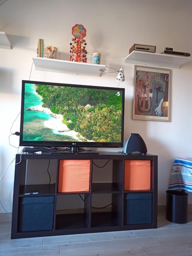 Grand F2 60Mq Centre Antibes, Proche Plages, Commerces, 2 Balcons, Parking, Train, Bus, Deco Vintage, Pet Friendly, Ideal Famille Ou 1-2 Couples Esterno foto