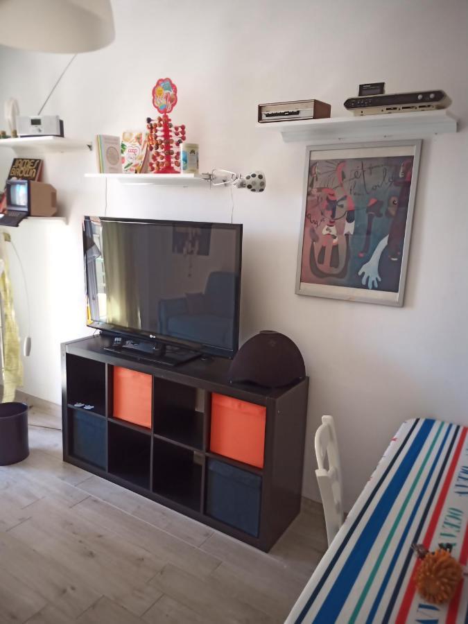 Grand F2 60Mq Centre Antibes, Proche Plages, Commerces, 2 Balcons, Parking, Train, Bus, Deco Vintage, Pet Friendly, Ideal Famille Ou 1-2 Couples Esterno foto