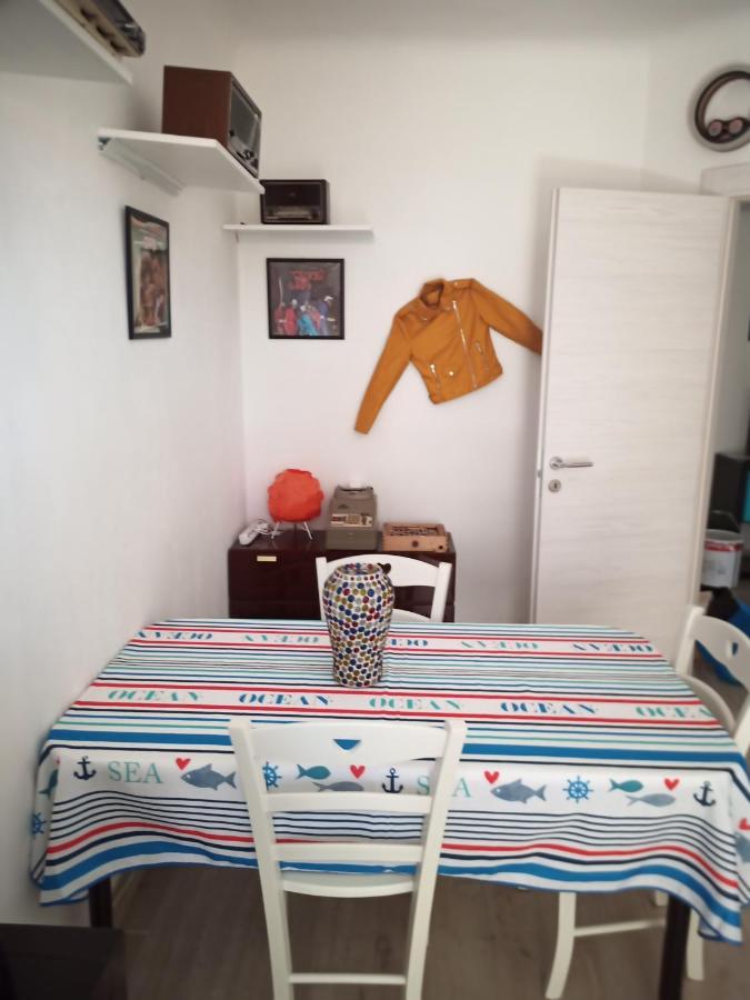Grand F2 60Mq Centre Antibes, Proche Plages, Commerces, 2 Balcons, Parking, Train, Bus, Deco Vintage, Pet Friendly, Ideal Famille Ou 1-2 Couples Esterno foto
