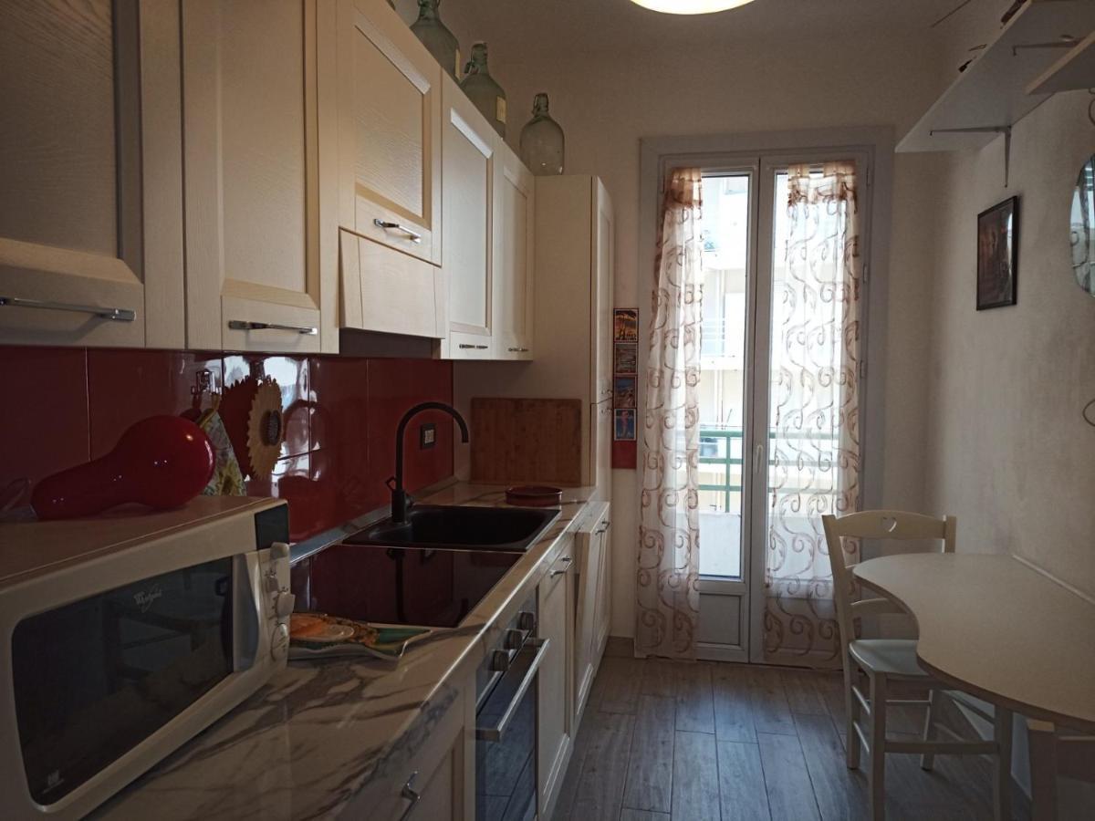 Grand F2 60Mq Centre Antibes, Proche Plages, Commerces, 2 Balcons, Parking, Train, Bus, Deco Vintage, Pet Friendly, Ideal Famille Ou 1-2 Couples Esterno foto