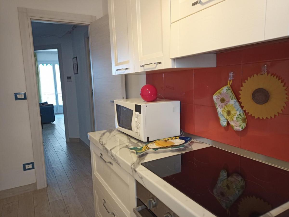 Grand F2 60Mq Centre Antibes, Proche Plages, Commerces, 2 Balcons, Parking, Train, Bus, Deco Vintage, Pet Friendly, Ideal Famille Ou 1-2 Couples Esterno foto