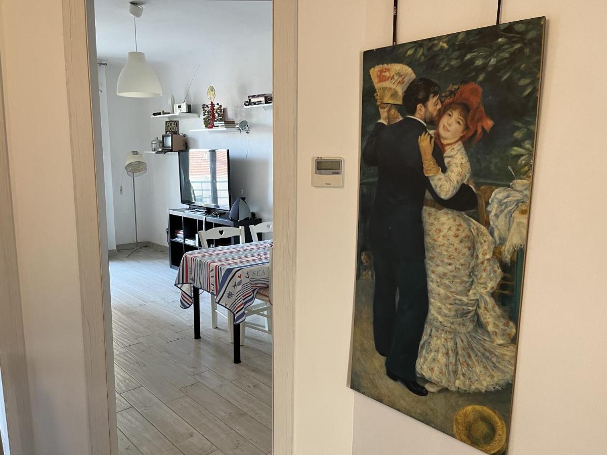 Grand F2 60Mq Centre Antibes, Proche Plages, Commerces, 2 Balcons, Parking, Train, Bus, Deco Vintage, Pet Friendly, Ideal Famille Ou 1-2 Couples Esterno foto