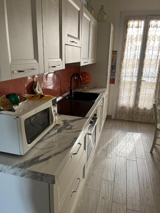 Grand F2 60Mq Centre Antibes, Proche Plages, Commerces, 2 Balcons, Parking, Train, Bus, Deco Vintage, Pet Friendly, Ideal Famille Ou 1-2 Couples Esterno foto