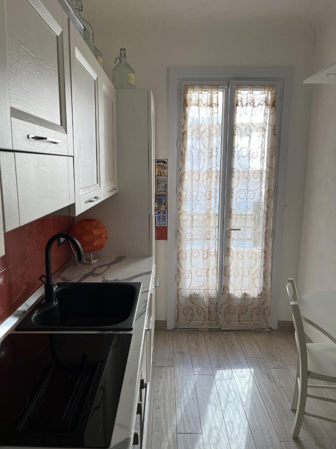 Grand F2 60Mq Centre Antibes, Proche Plages, Commerces, 2 Balcons, Parking, Train, Bus, Deco Vintage, Pet Friendly, Ideal Famille Ou 1-2 Couples Esterno foto