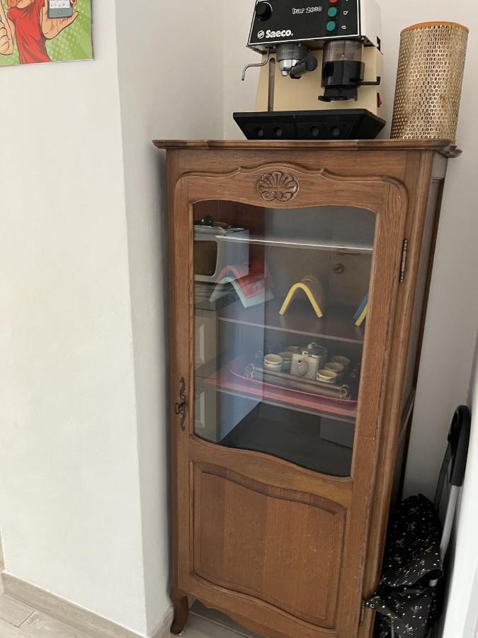Grand F2 60Mq Centre Antibes, Proche Plages, Commerces, 2 Balcons, Parking, Train, Bus, Deco Vintage, Pet Friendly, Ideal Famille Ou 1-2 Couples Esterno foto