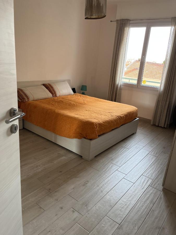 Grand F2 60Mq Centre Antibes, Proche Plages, Commerces, 2 Balcons, Parking, Train, Bus, Deco Vintage, Pet Friendly, Ideal Famille Ou 1-2 Couples Esterno foto
